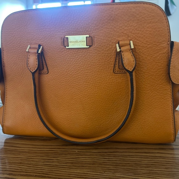 Michael Kors - Picture 1 of 5